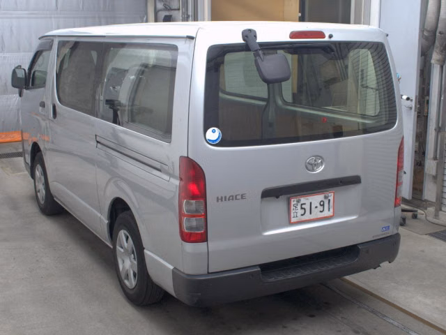 TOYOTA REGIUS ACE