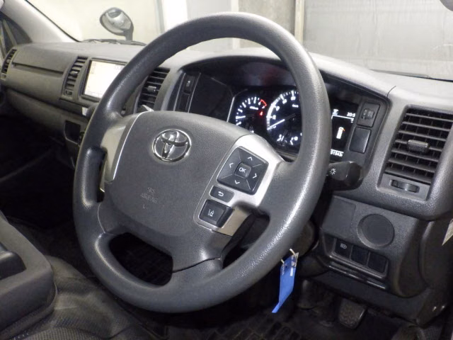 TOYOTA REGIUS ACE