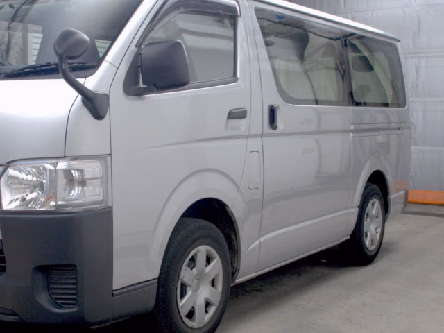 TOYOTA REGIUS ACE