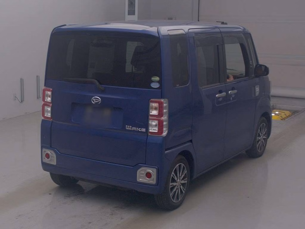 DAIHATSU WAKE