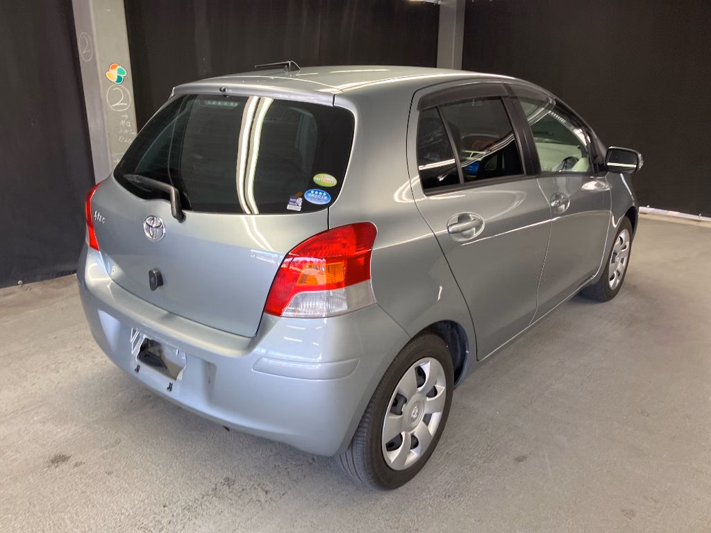 TOYOTA VITZ