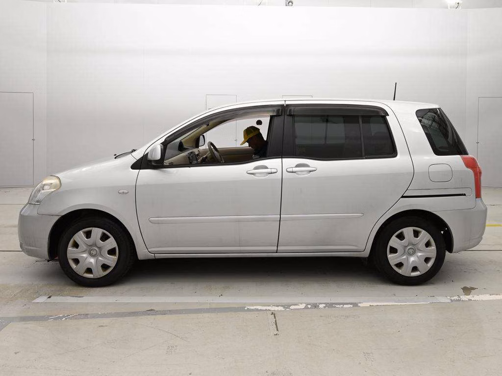 TOYOTA RAUM