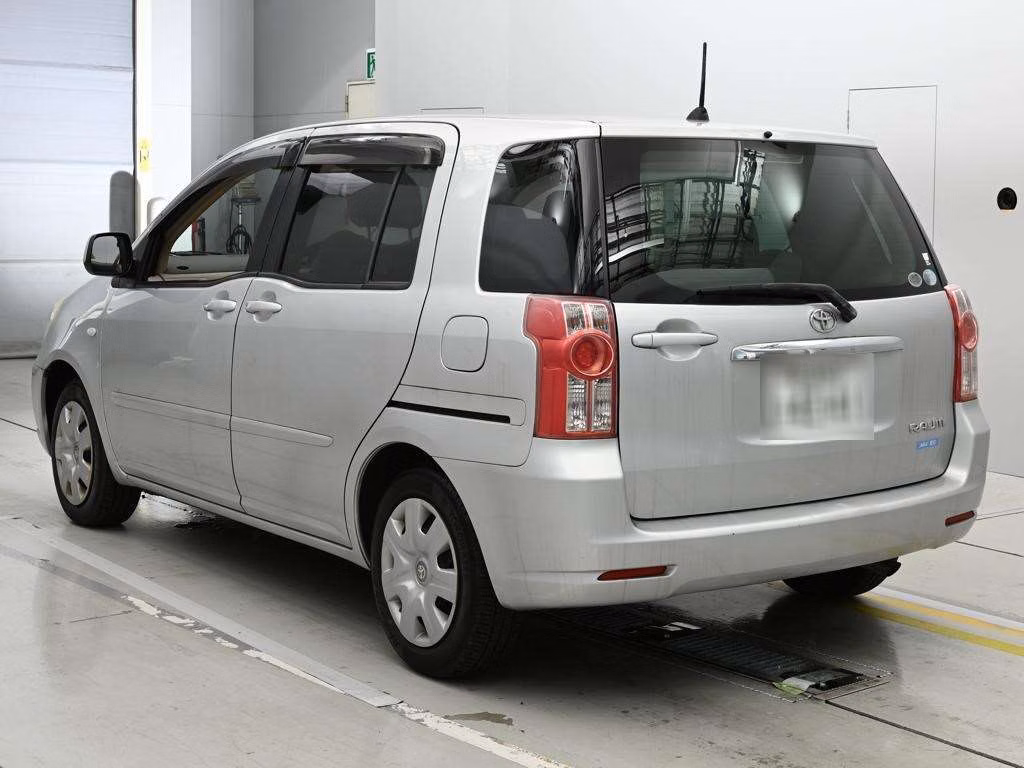 TOYOTA RAUM