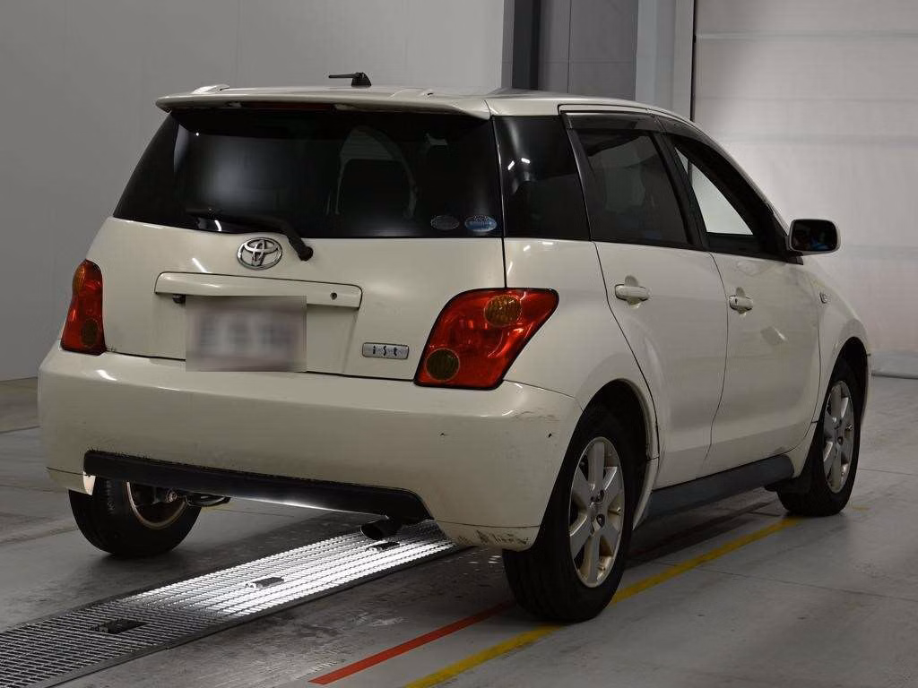 TOYOTA IST