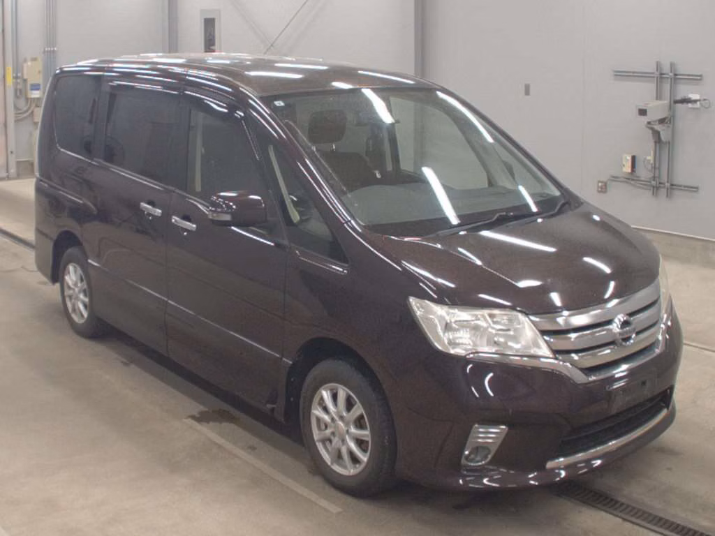 NISSAN SERENA