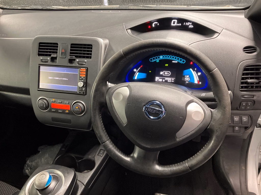 NISSAN LEAF