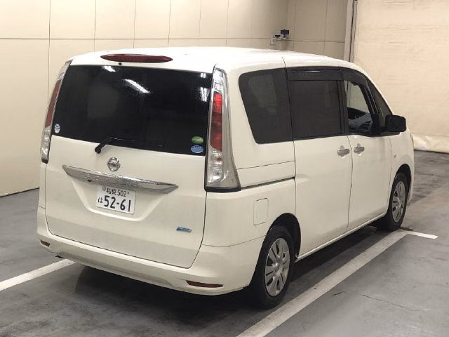 NISSAN SERENA