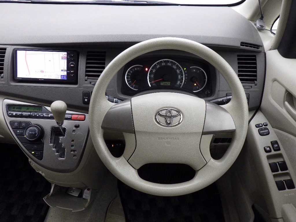 TOYOTA ISIS