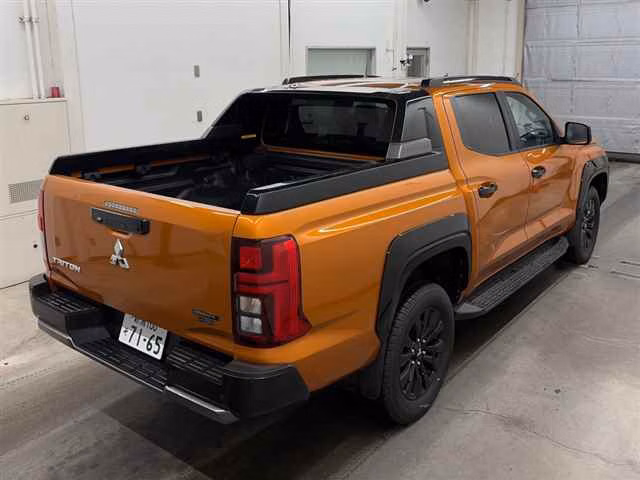 MITSUBISHI TRITON