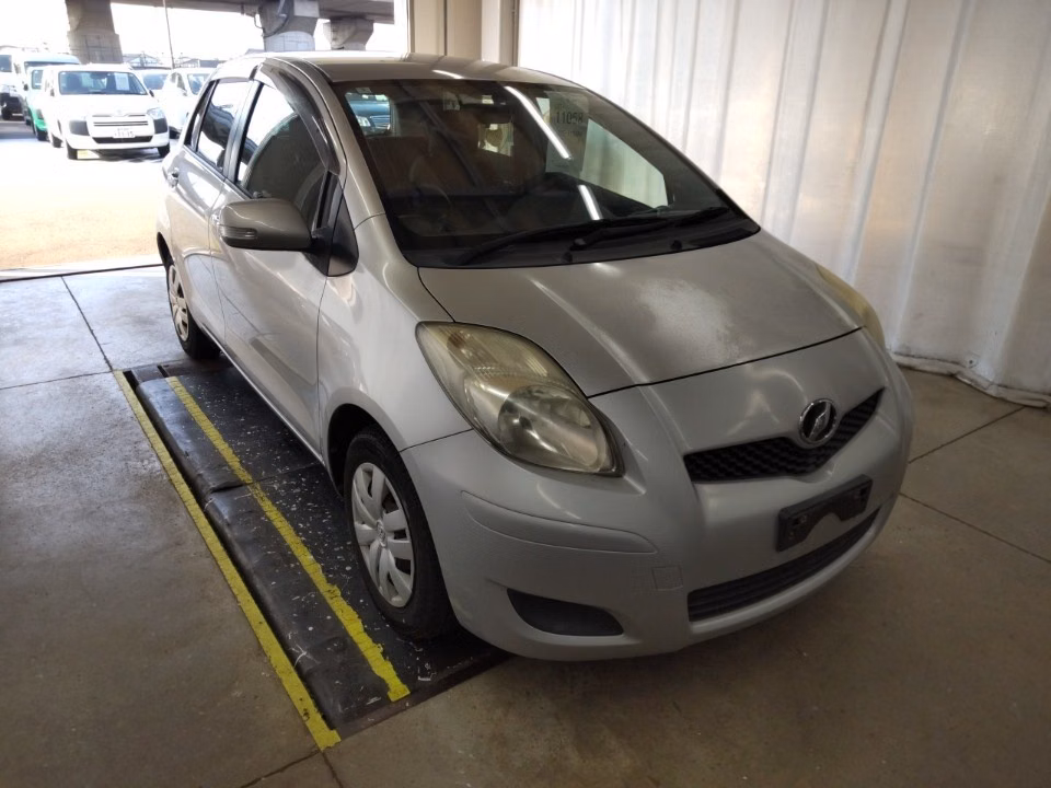 TOYOTA VITZ