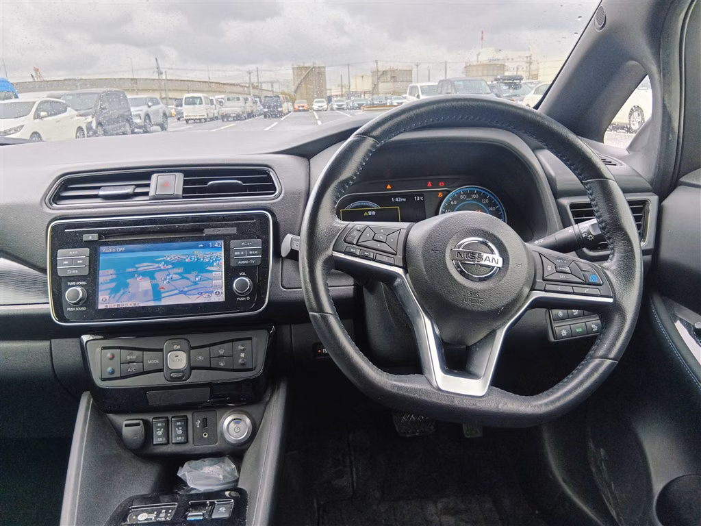 NISSAN LEAF
