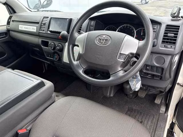 TOYOTA REGIUS ACE