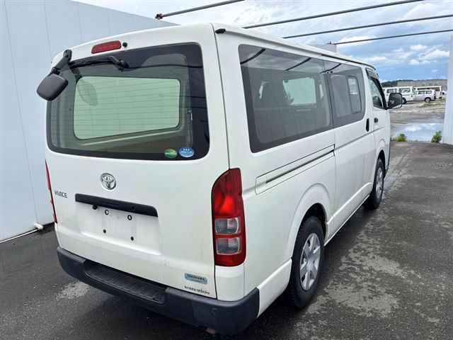 TOYOTA REGIUS ACE