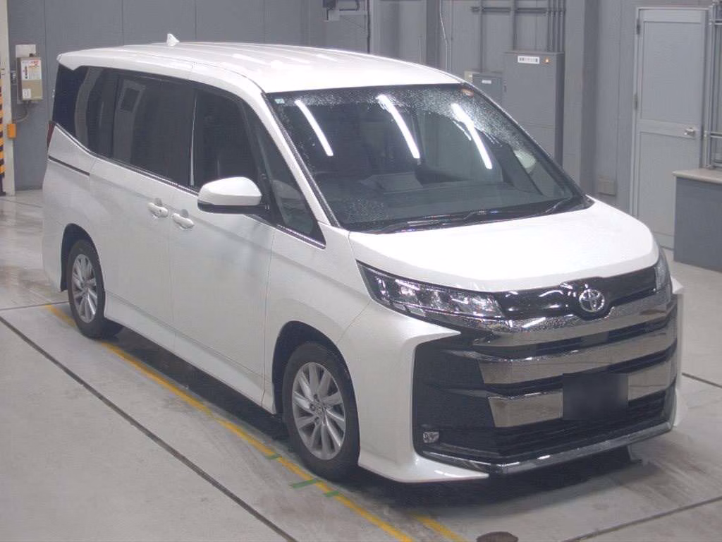 TOYOTA NOAH