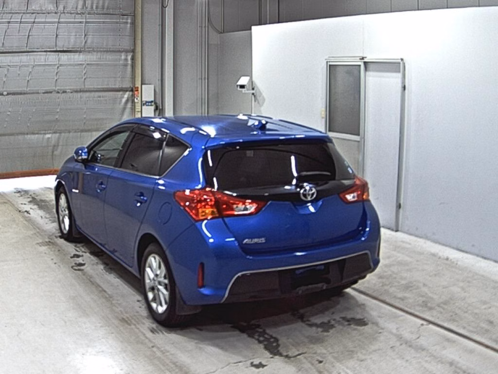 TOYOTA AURIS