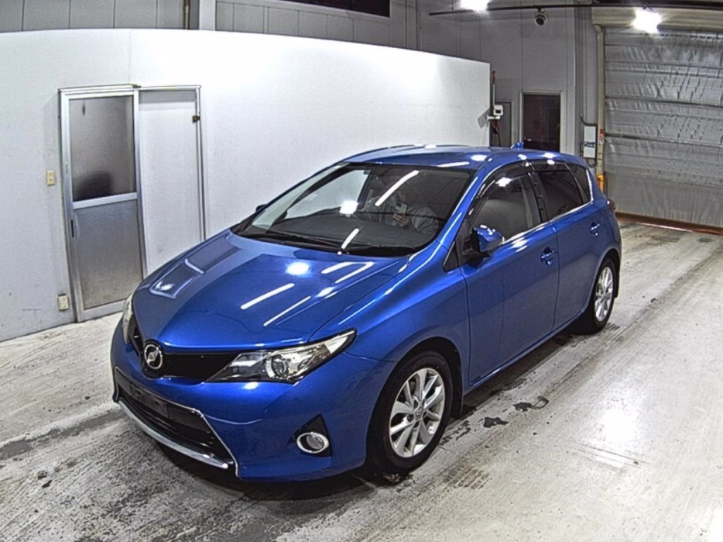 TOYOTA AURIS
