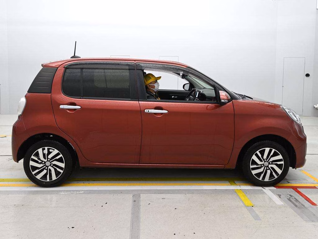 DAIHATSU BOON