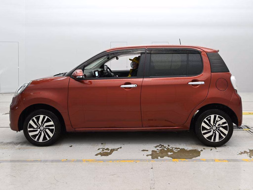 DAIHATSU BOON