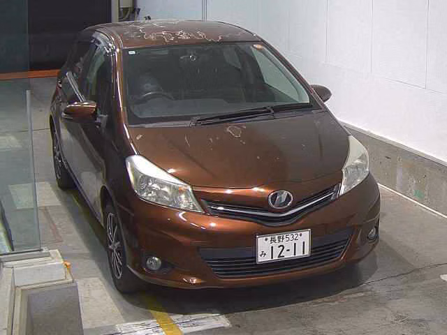 TOYOTA VITZ