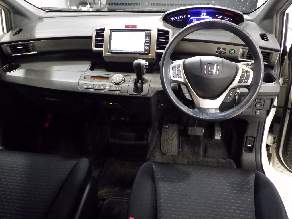 HONDA FREED SPIKE