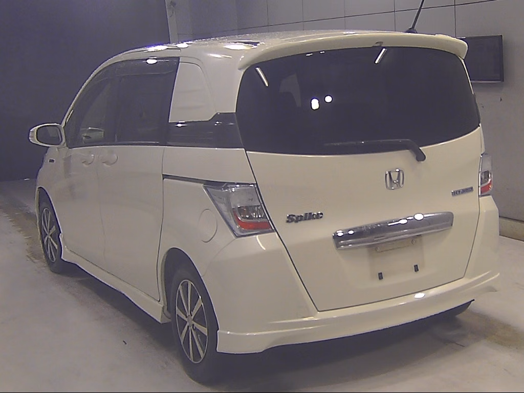 HONDA FREED SPIKE