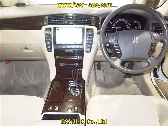 TOYOTA CROWN