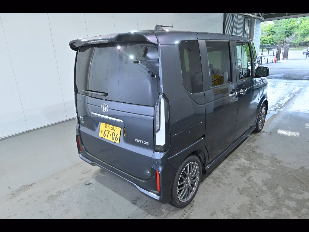 HONDA N-BOX