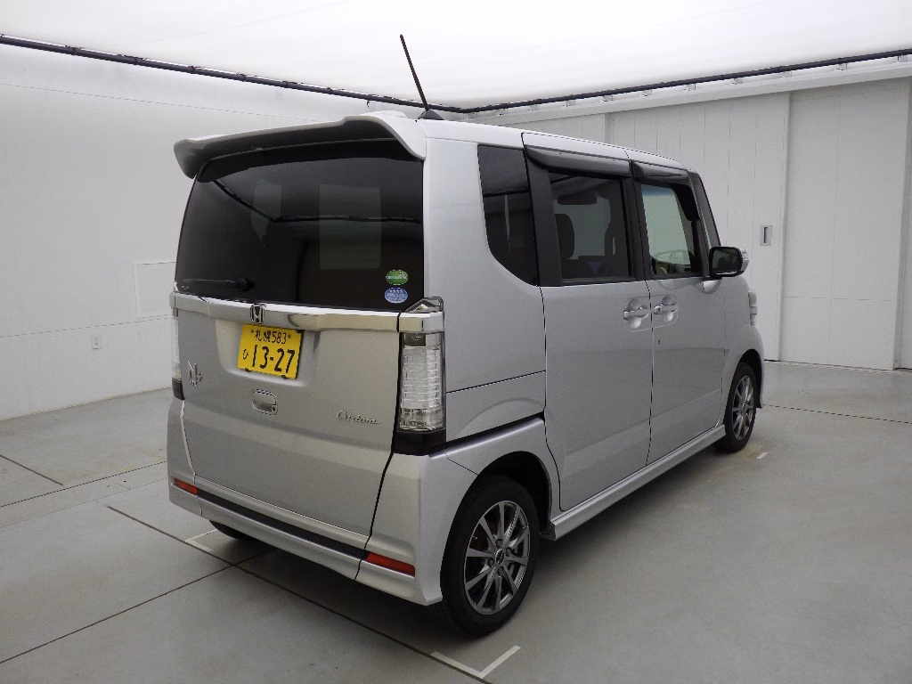 HONDA N-BOX+