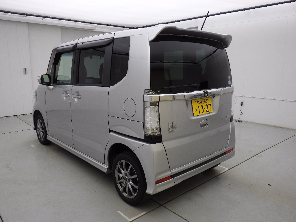 HONDA N-BOX+