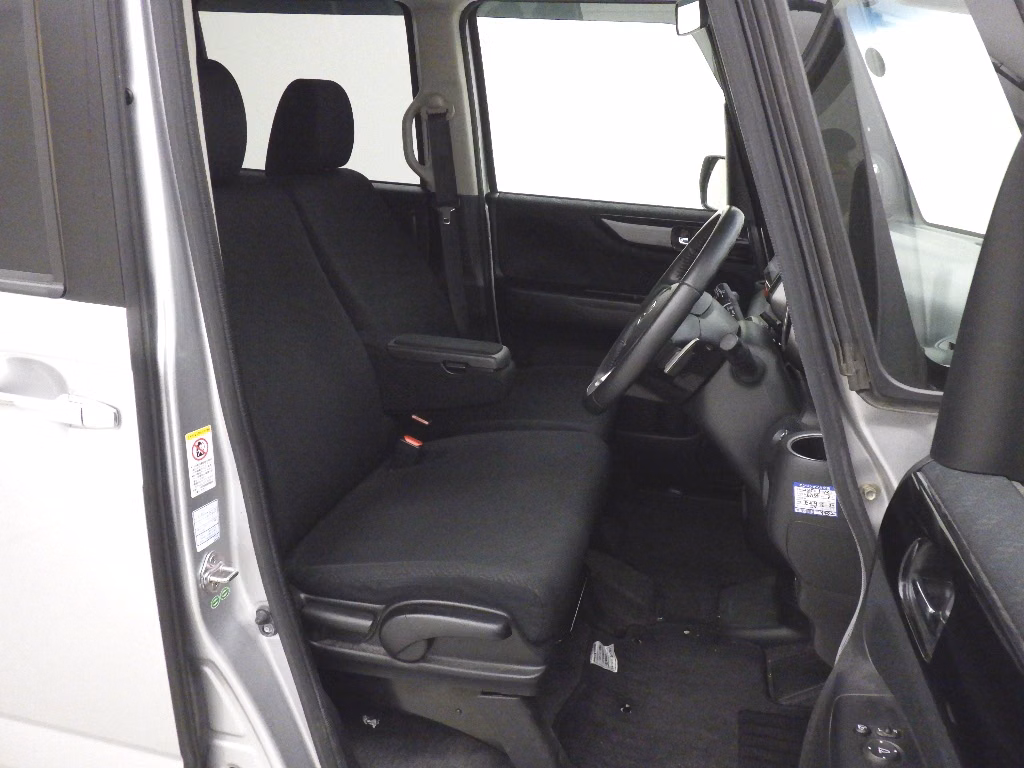 HONDA N-BOX+