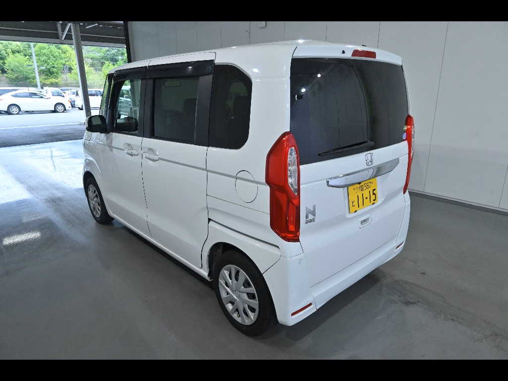 HONDA N-BOX