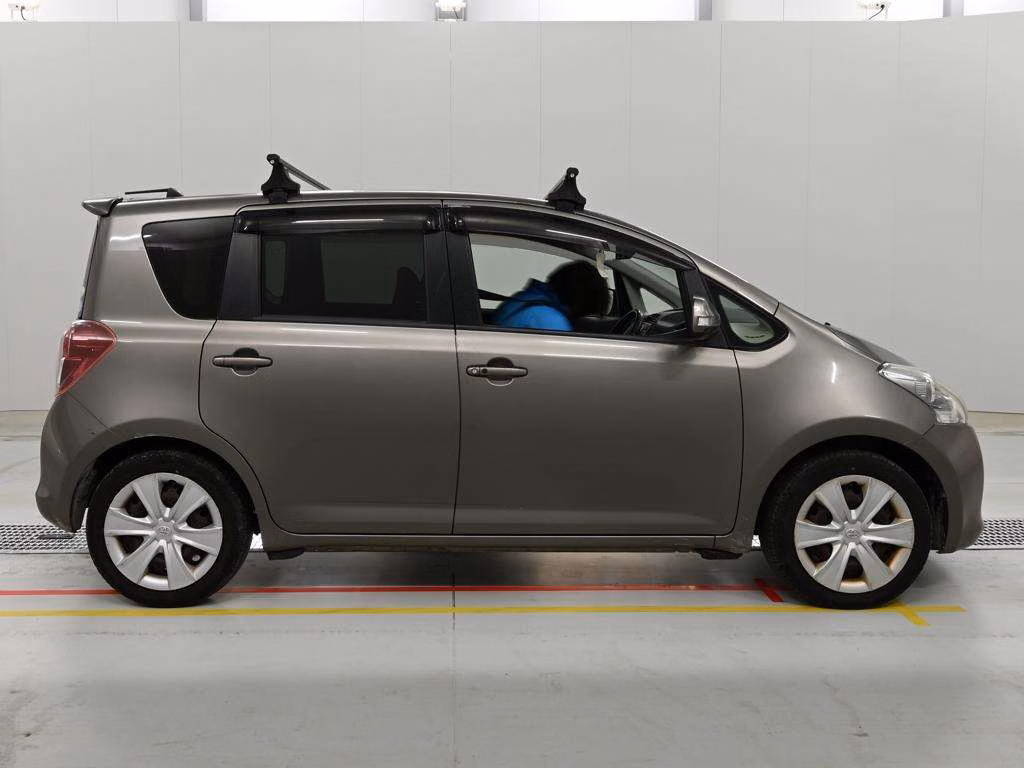 TOYOTA RACTIS