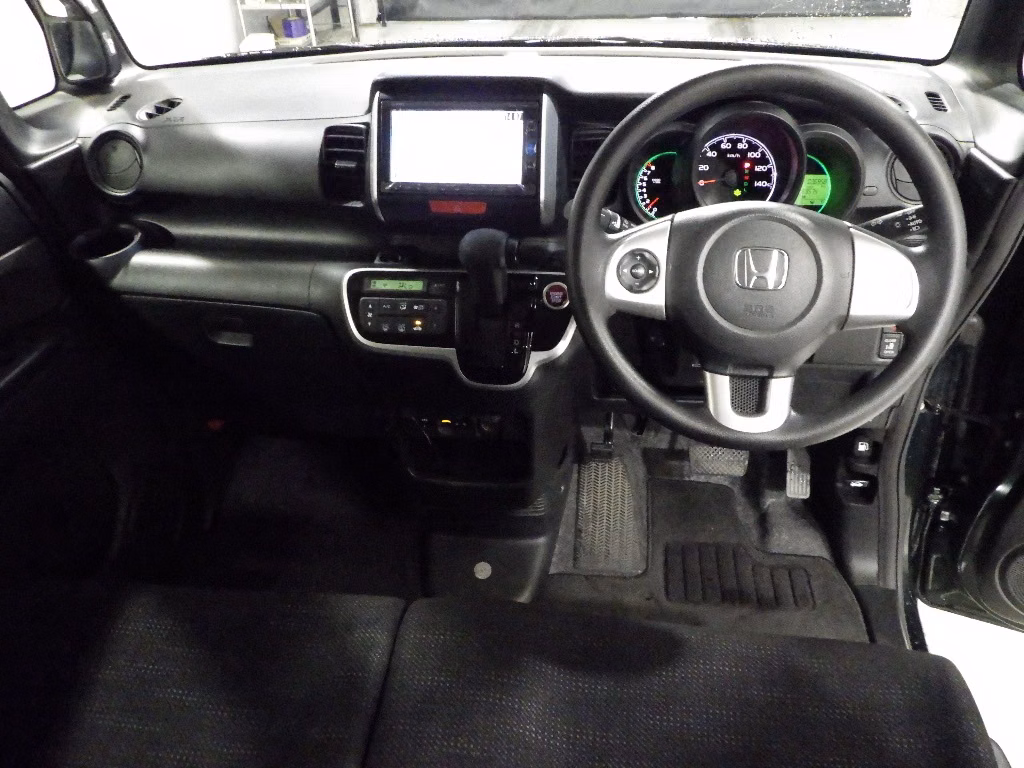 HONDA N-BOX+