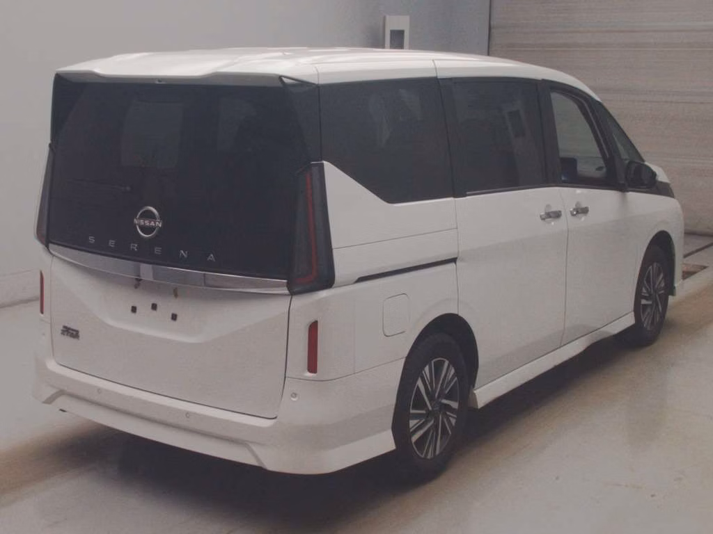 NISSAN SERENA