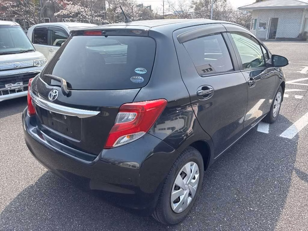 TOYOTA VITZ