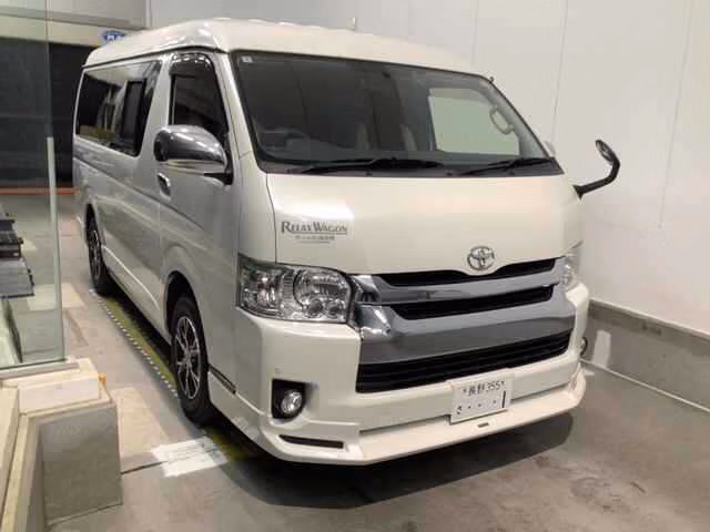 TOYOTA HIACE