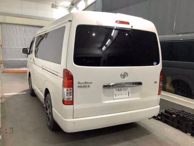 TOYOTA HIACE