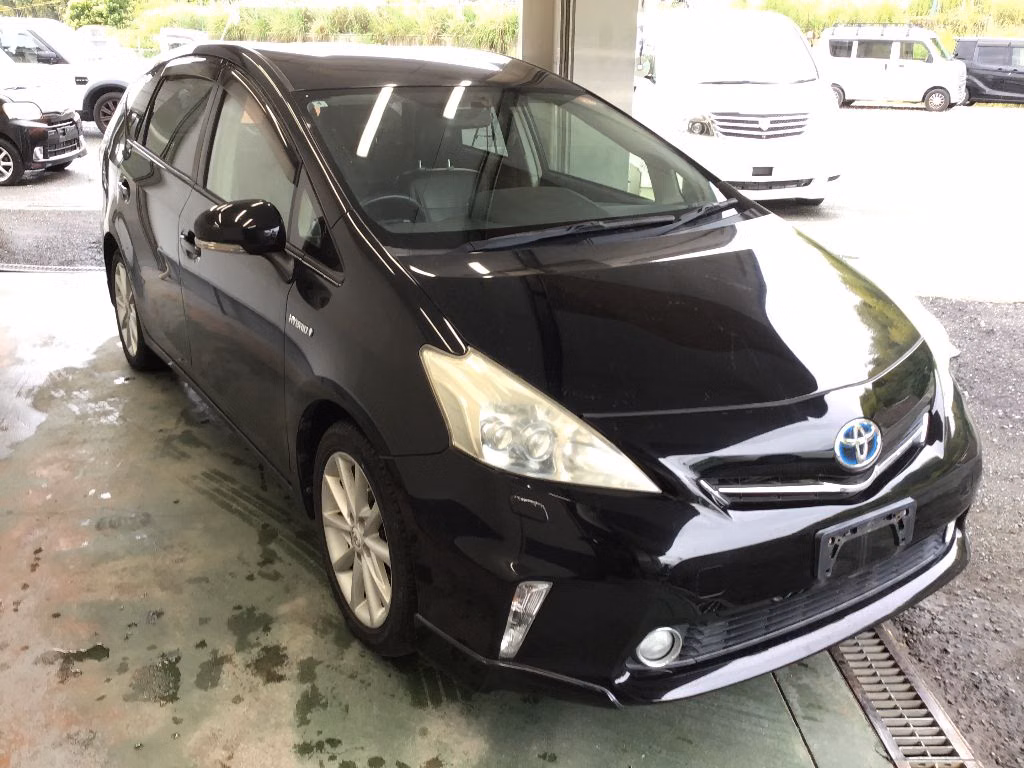 TOYOTA PRIUS ALPHA