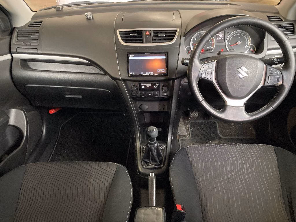 SUZUKI SWIFT