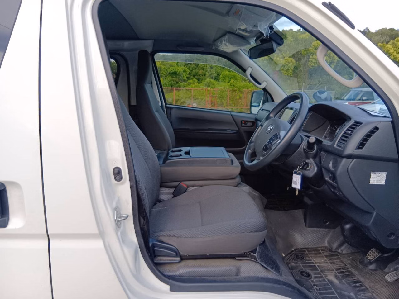 TOYOTA REGIUS ACE