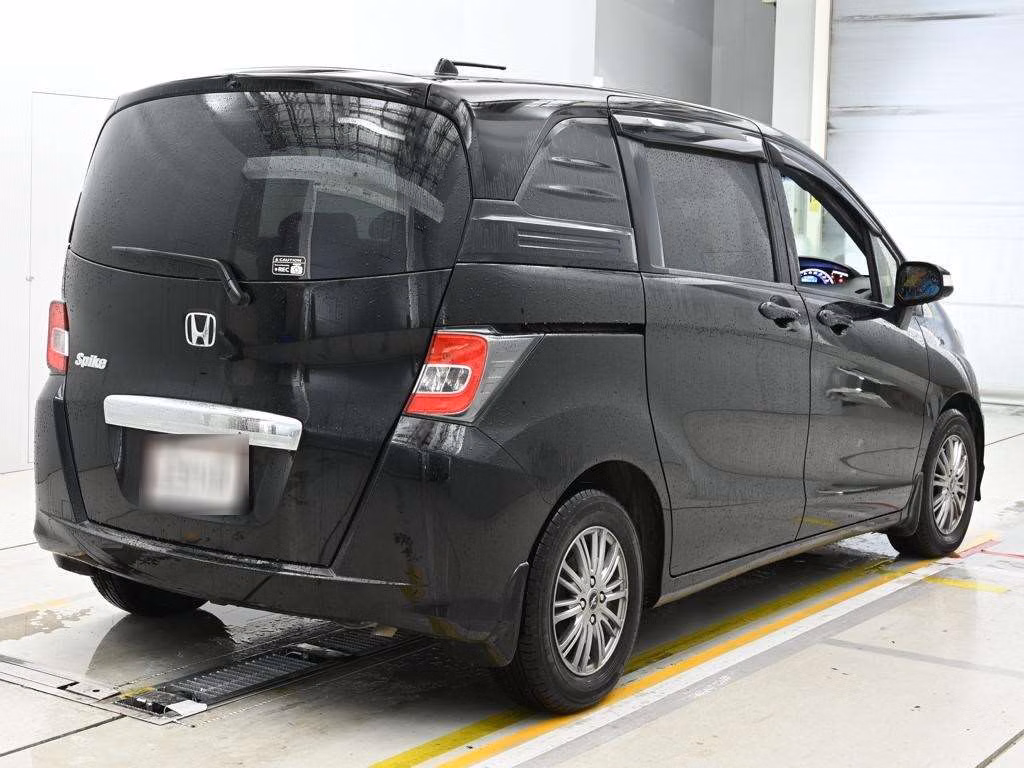 HONDA FREED SPIKE