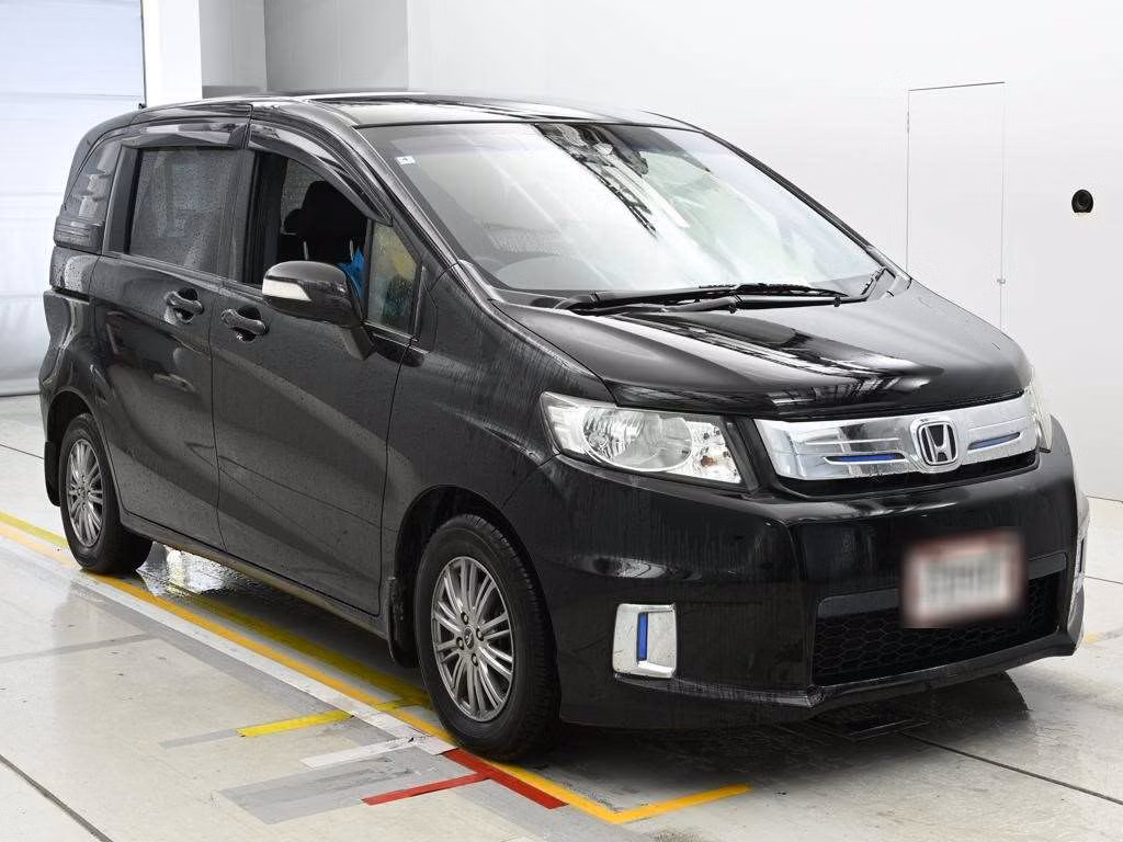 HONDA FREED SPIKE
