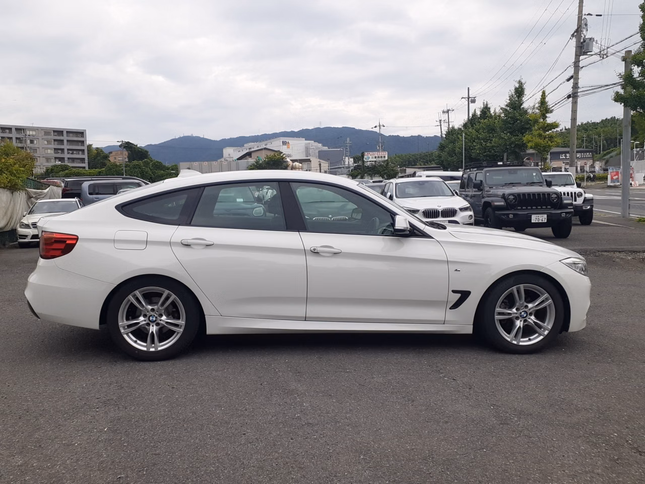 BMW 3-SERIES