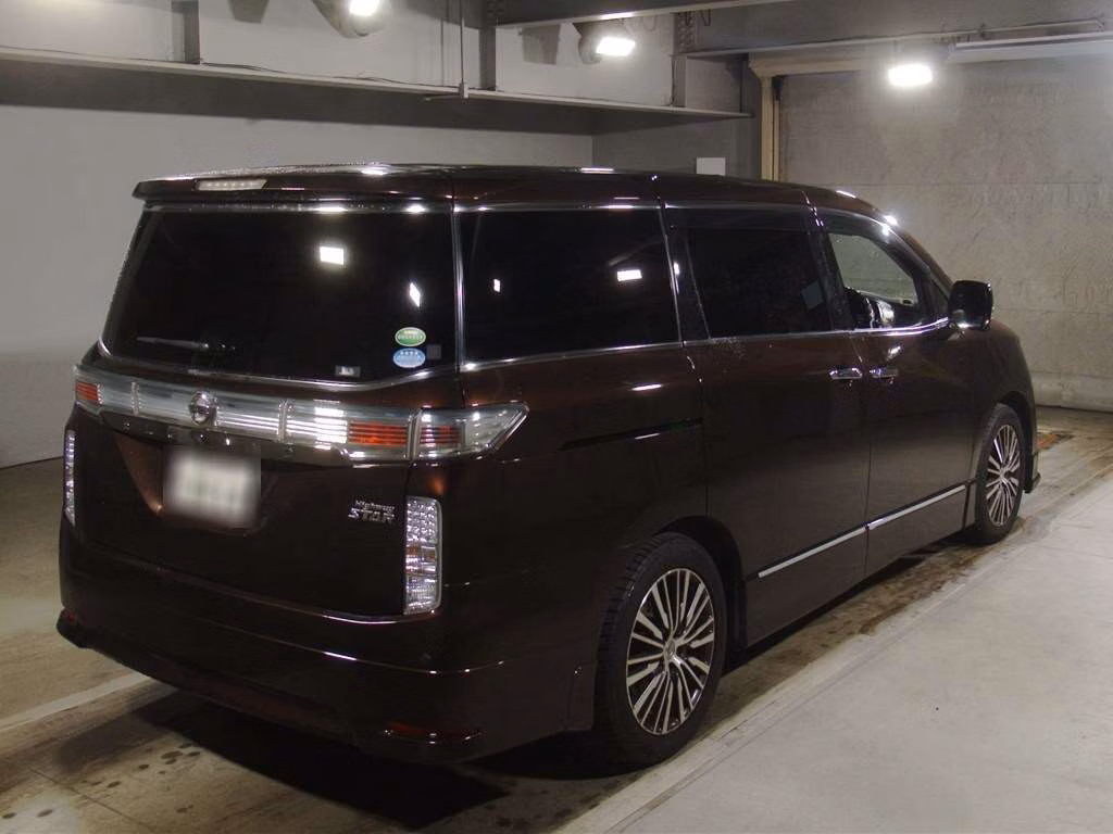 NISSAN ELGRAND
