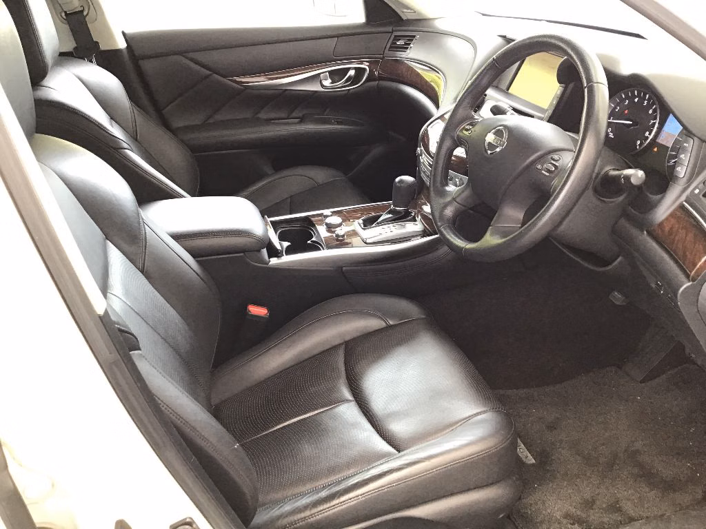 NISSAN FUGA