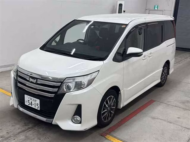 TOYOTA NOAH