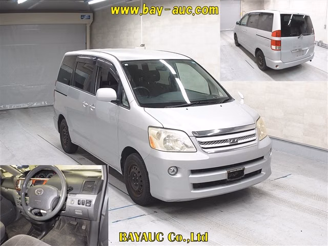 TOYOTA NOAH