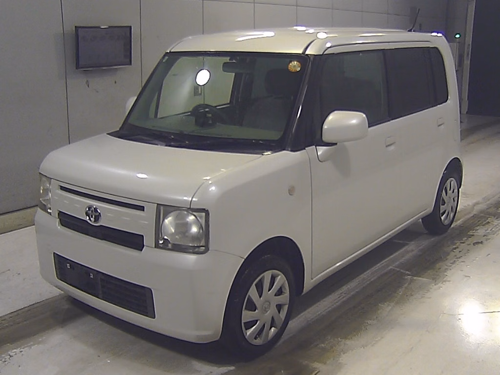 TOYOTA PIXIS SPACE