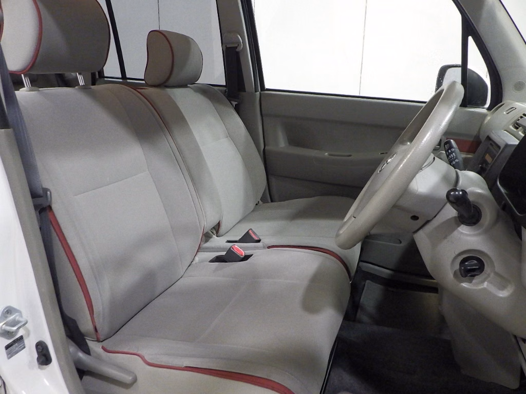 TOYOTA PIXIS SPACE