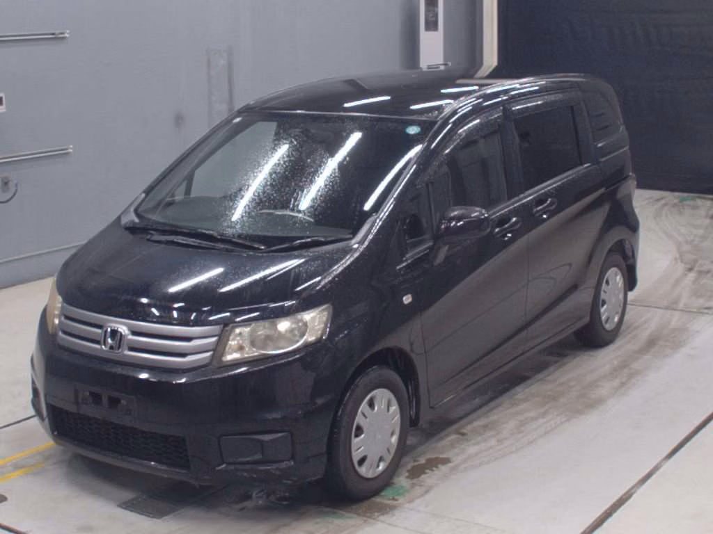 HONDA FREED SPIKE